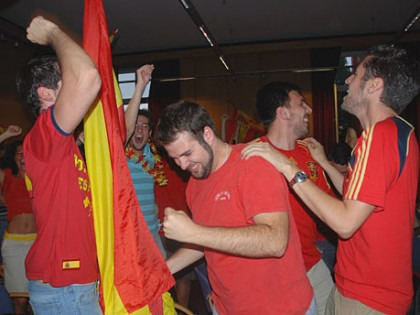 Wird Spanien Weltmeister? Campeones, campeones: Wird Spanien auch Weltmeister? (Foto: muenchenblogger)