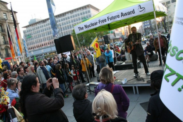 Die Mahnwache am Stachus (Foto: muenchenblogger)