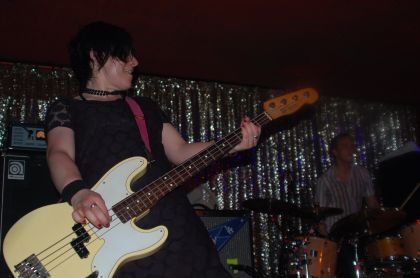 " I predict a riot!" Art Brut 2007 im Atomic (Foto: U. Schmied)