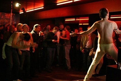 Der Champion in Aktion: Austrofred in der Milchbar (Foto: muenchenblogger)