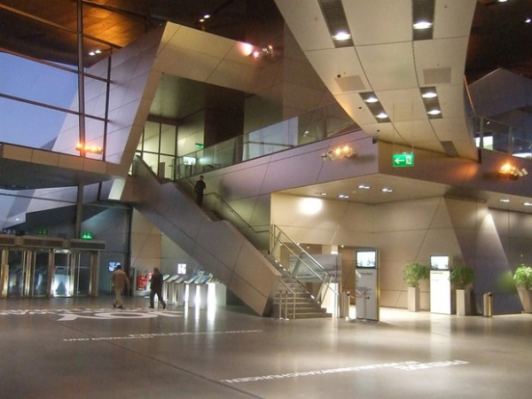 Blick ins Innere: Die BMW Welt in München (Foto: muenchenblogger)