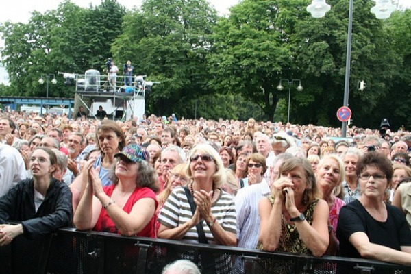 Impression vom Konzert von Konstantin Wecker beim Brückenfest 2008 (Foto: muenchenblogger)
