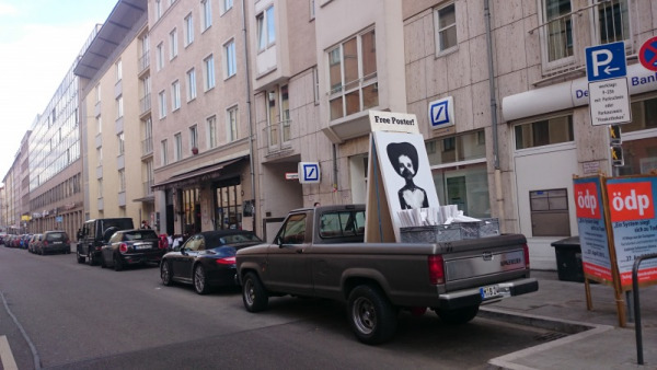 In den vergangenen Wochen wurden Gratis-Poster verteilt, nun geht es los mit der Messe Stroke (Foto: MünchenBlogger)