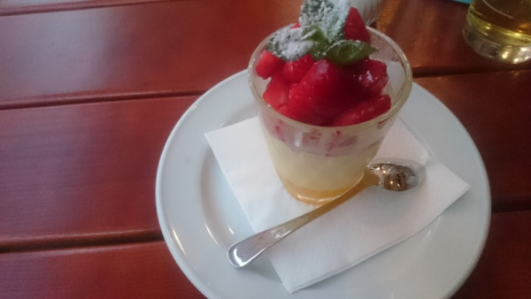 Auch lecker im Bavarese: Mango-Panna-Cotta (Foto: MünchenBlogger)