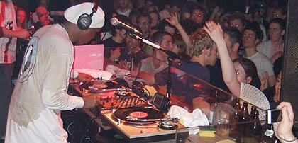 Grandmaster Flash in der Registratur (Foto: muenchenblogger)