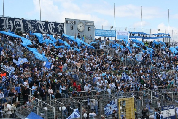 Sechziger-Fans im Grünwalder Stadion (Archivfoto: muenchenblogger.de)