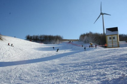 Skifahren mitten in der Stadt: Dass das geht, hat der Müllberg in Fröttmaning bewiesen. (Fotos: muenchenblogger)