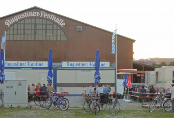Auf ein Bier mit den Bauarbeitern (Foto: muenchenblogger)