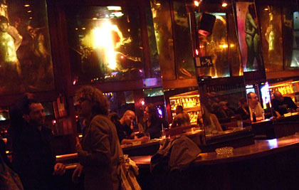 Wenn alle anderen Clubs schon schlafen, wird im Pimpernel immer noch gefeiert. 