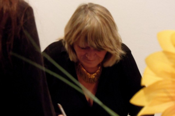 Alice Schwarzer bei Signieren im Literaturhaus (Foto: muenchenblogger)