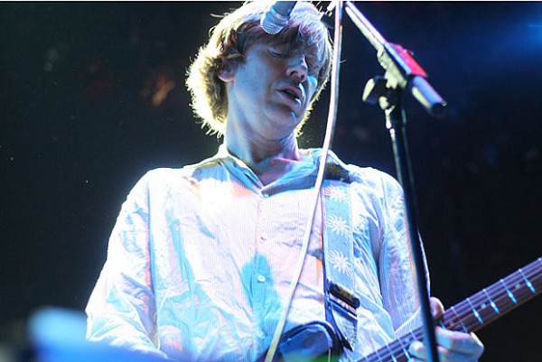 Thurston Moore bei einem Auftritt mit Sonic Youth auf dem Tollwood 2007 (Foto: muenchenblogger)