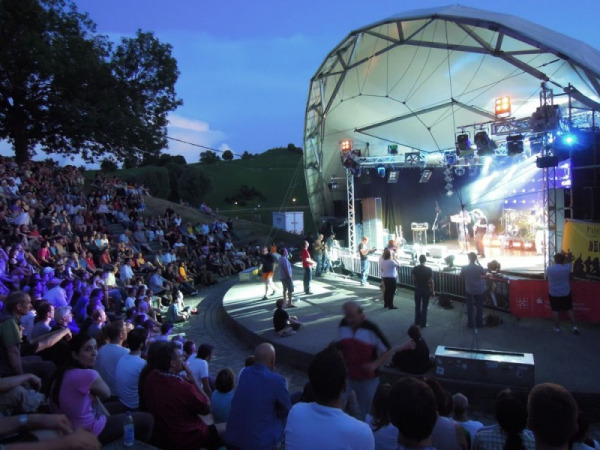Viel Musik im Olympiapark Theatron (Foto: MünchenBlogger)