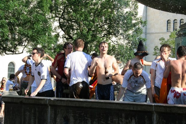 Hitzte! Ab in den Brunnen! Doch nicht am Mittwoch. (Foto: muenchenblogger)