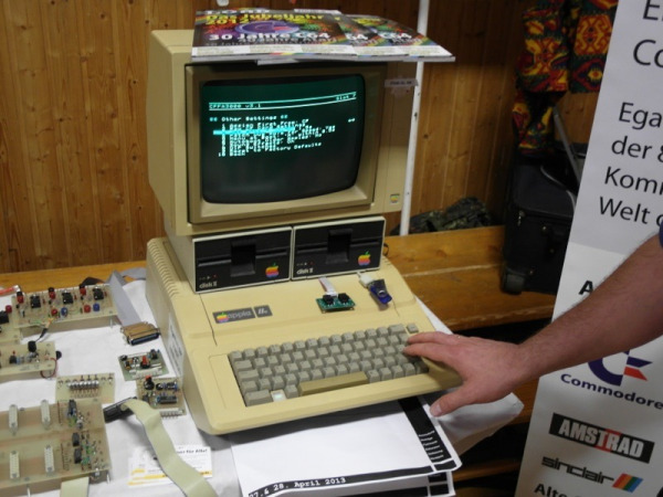 Respekt, SuperMUC! Der Superrechner in Aktion? Nein - eine Impression vom Vintage Computer Festival (Foto: Dirk Gomez)