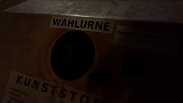 Eine Stadt wählt und wählt und wählt Eine "Wahlurne" in der Clemensstraße (Foto: MünchenBlogger)