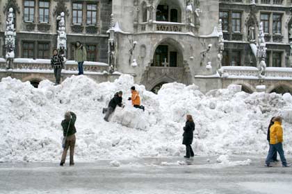München im Schnee versunken